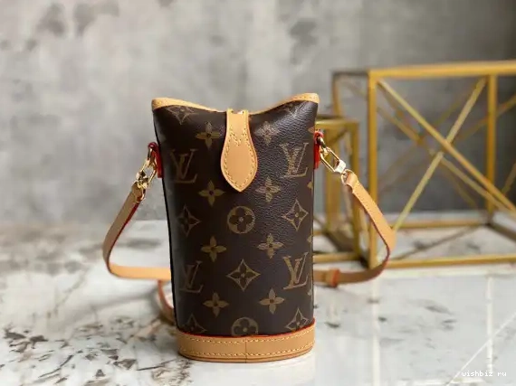 WIS LOUIS ME POUCH FOLD VUITTON 0424